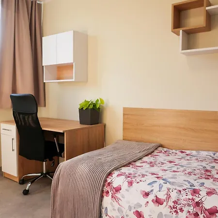 Dom Studencki Arka 호스텔 *