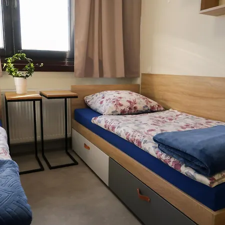 Dom Studencki Arka Hostel *